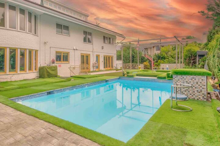 State of the Art Mansion – Pool,BBQ,STEAM SPA gallery image 2