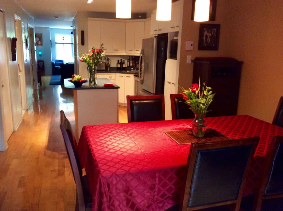 Salle à manger / Dining room
