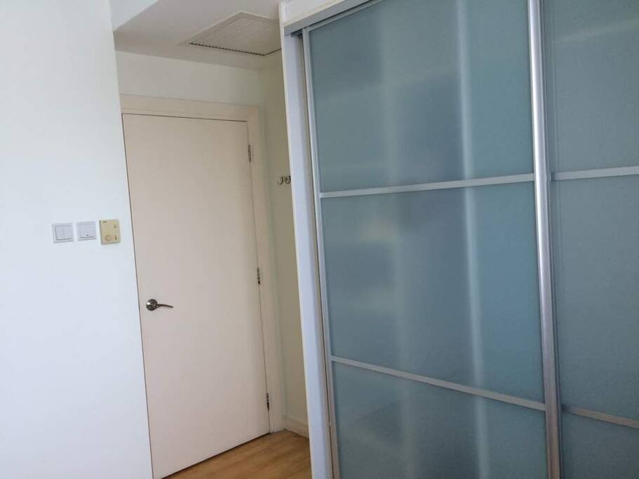 Wardrobe/closet