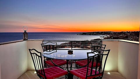 Top performing Airbnb: MINI VILLA, FAIRY VIEW, LARGE TERRACES & PARKING in Menton