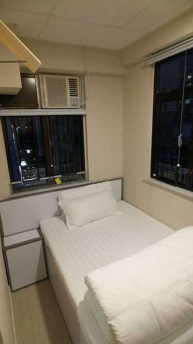 Bedroom (bed width 48 inches or 122 cms), with 4 inch Seahorse Brand Mattress! Room with balcony, superb view!