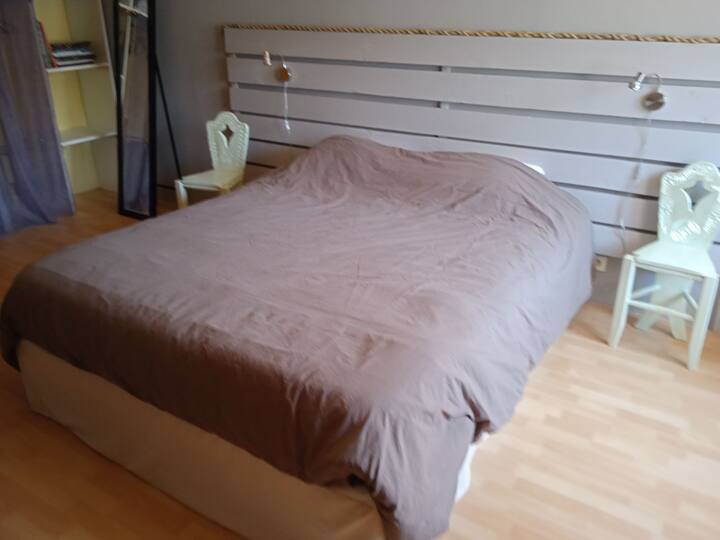 ห้องผู้ปกครอง N 1
เตียง 160/200