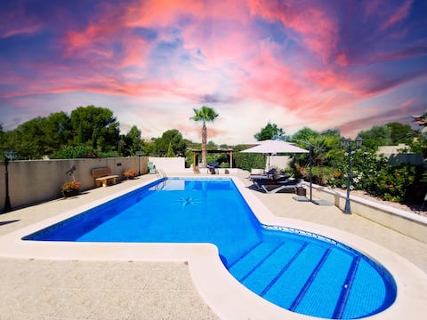 country villa with private pool VVMU5028-1