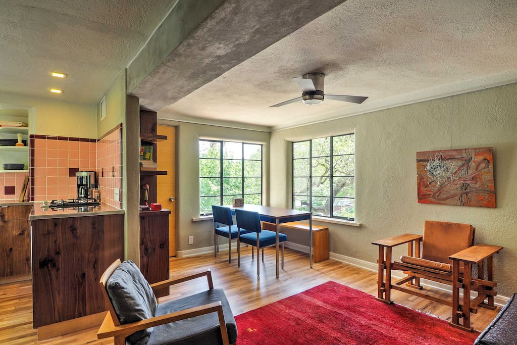 Dine with a view at the 4-person dining table in this 1 bedroom vacation rental home.