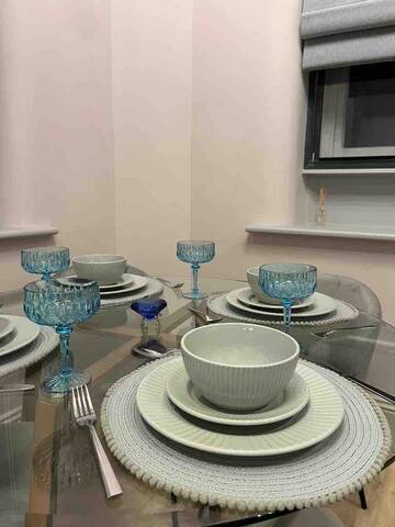 Sapphire Suite 3 bed 3 bath Luxe Apartment gallery image 2