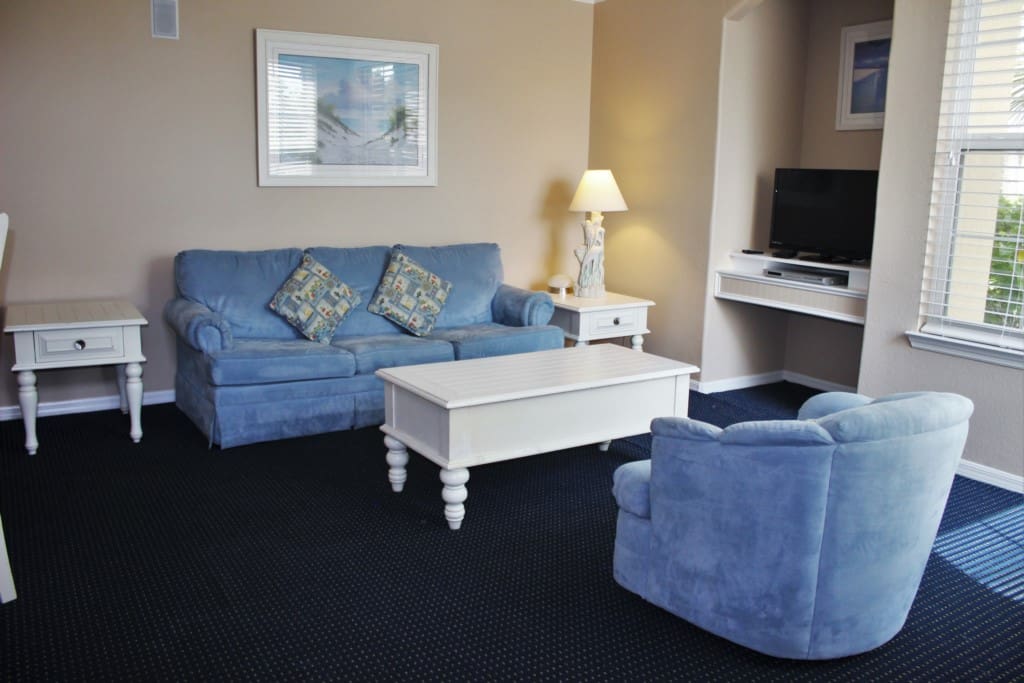 Couch, Furniture, Indoors, Room, Bedroom