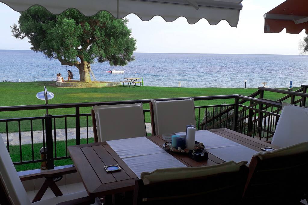 the balcony in front the sea