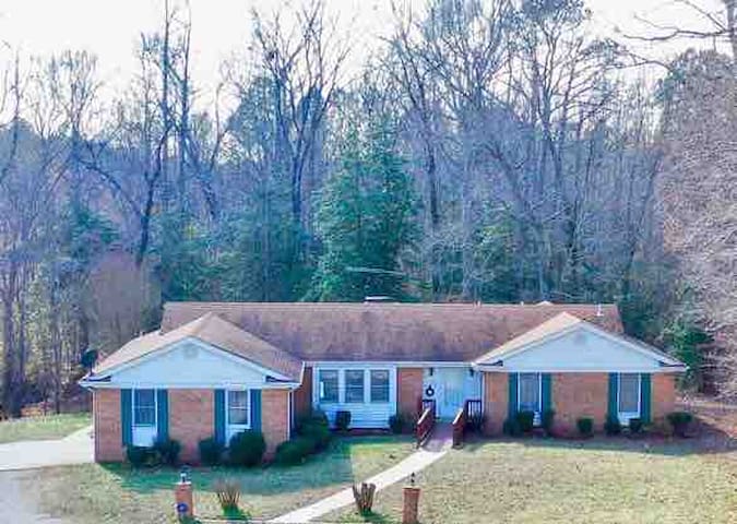 Airbnb Surry Vacation Rentals Places To Stay Virginia