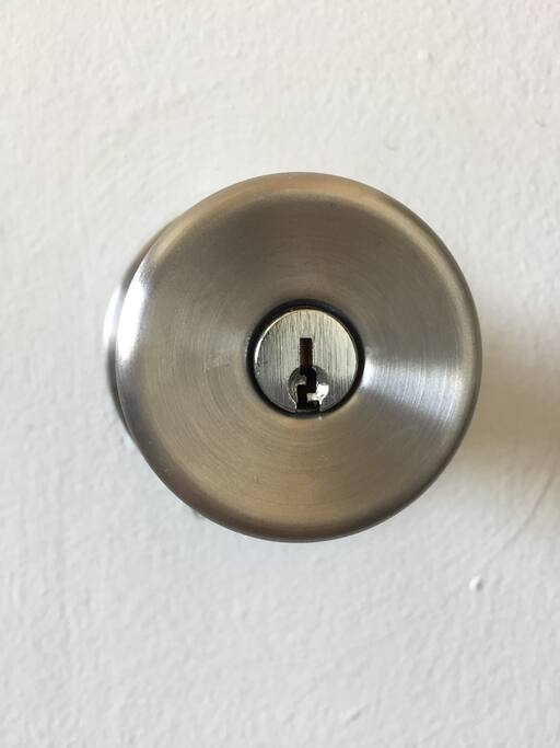 Privacy key lock on guest room door
