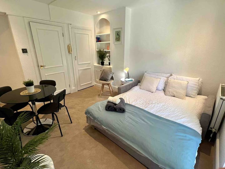 18c4 Hyde Park Paddington / 1 Bed 1 Livingroom - London