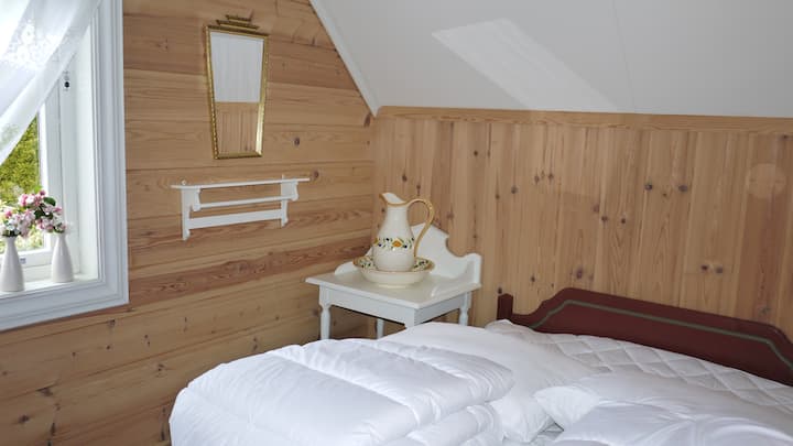 Bedroom 4. Single bed 1.3m wide