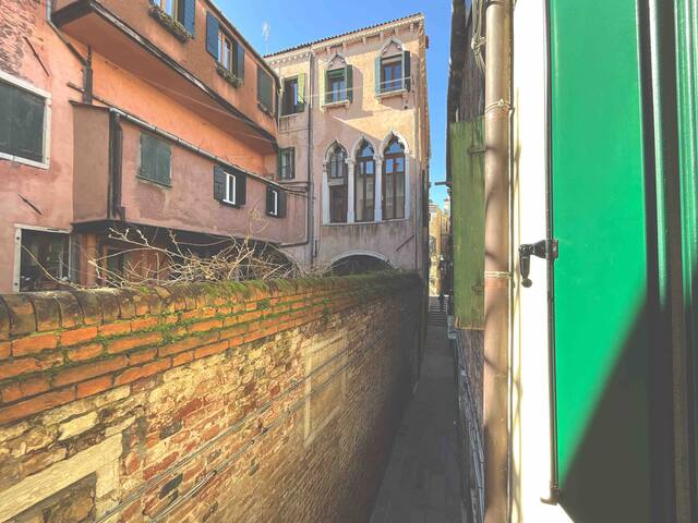 Ca’ Lavinia Elegant Venice stay in centro storico gallery image 5