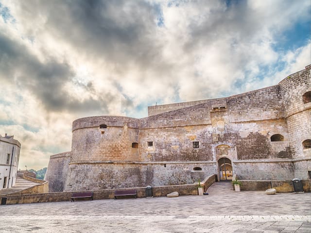 Appartamento ai piedi del castello di Otranto - Condomini in ...
