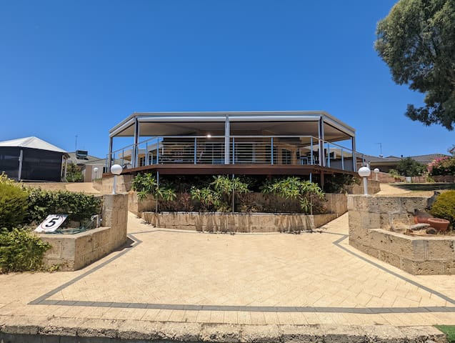 Sunset Views Resort on The Canals gallery image 2