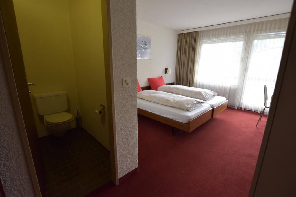 Betten und eigene Toilette