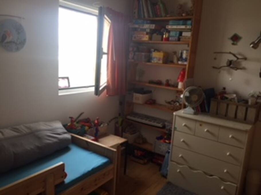 CHILD'S ROOM