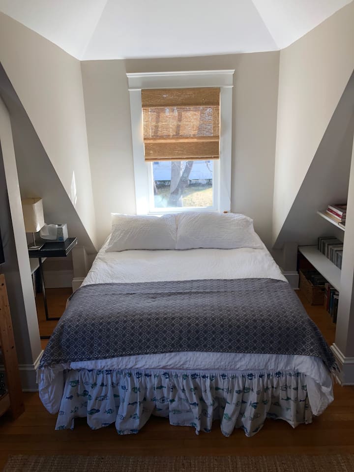 North bedroom - double bed