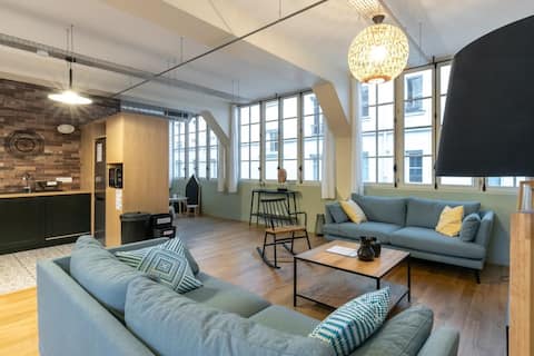 Popular Airbnb listing: PHILIPPE AUGUSTE 3 in Paris 11e Arrondissement