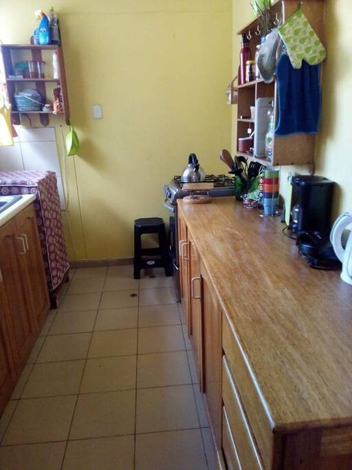 Cocina muy iluminada, con acceso a pleno uso de ella
Kitchen really bright, guest have total access