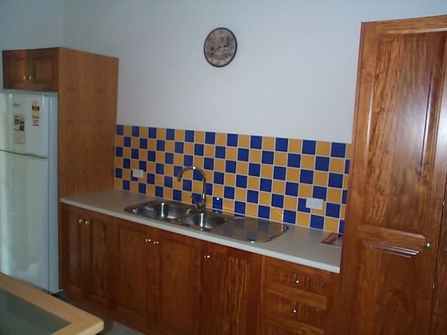 Quart Pot Cottage Houses For Rent In Stanthorpe Queensland