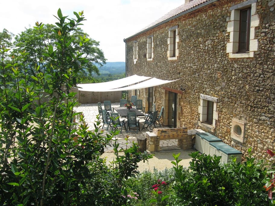 View of the patio barbecue and outside dining area