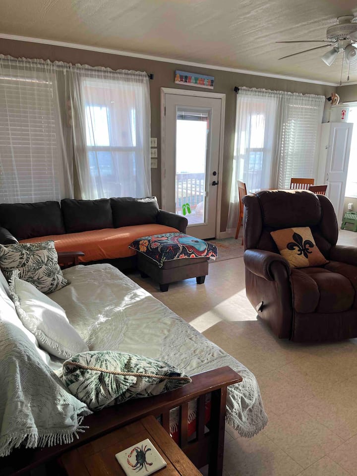 Full futon sleeper/ queen floor blow up mattress 