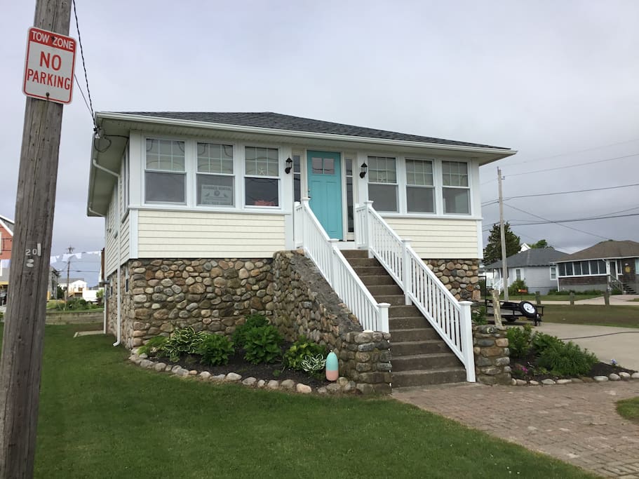 Misquamicut Beach Cottage Cottages for Rent in Westerly Rhode Island United States