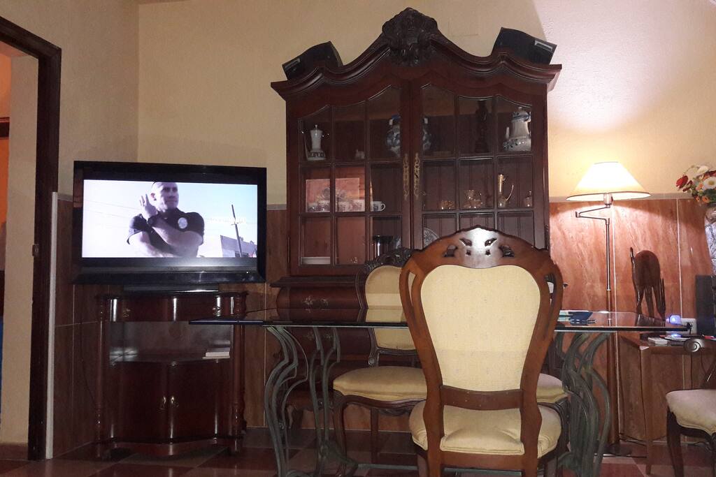 Salón comedor. tu descanso tras una intensa jornada de turismo