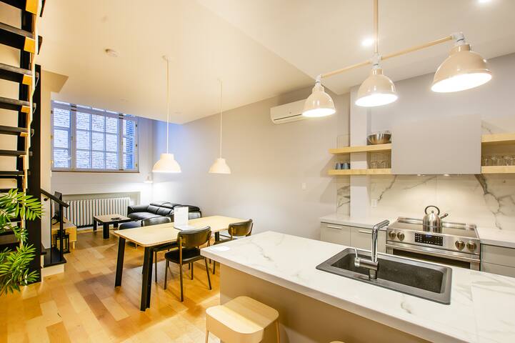 SP108-Les Lofts St-Pierre – Par Les Lofts Vieux-QC gallery image 2