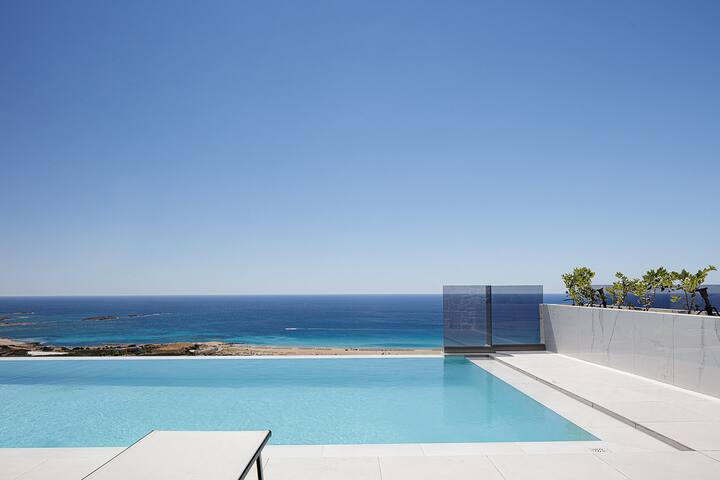 Sea Lovers Villa, 2 BD, private pool, sea views gallery image 3