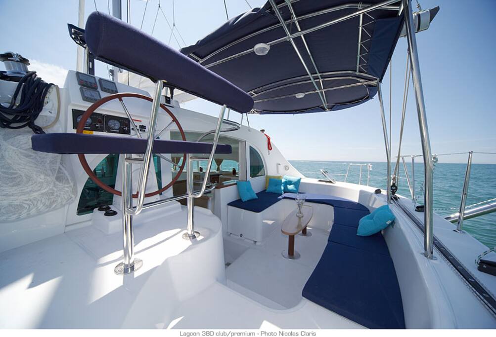 Open Deck Salon