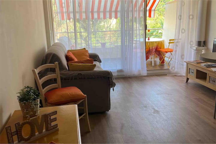 Très Joli Studio Avec Piscine Au Coeur Du Village - Saint-Tropez