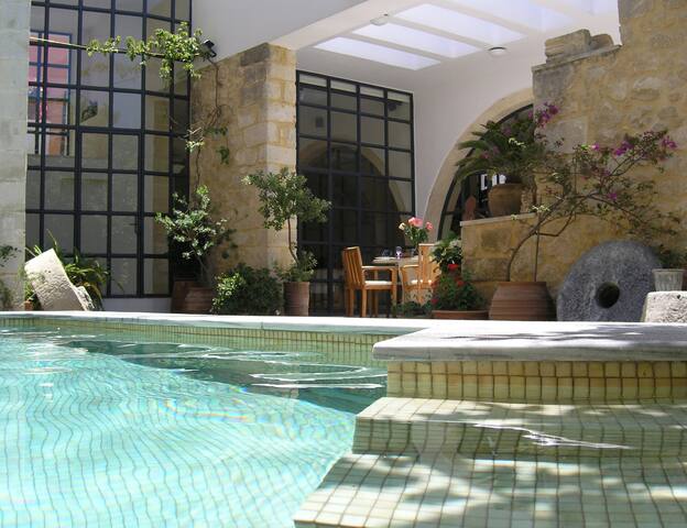 Historic Venetian Castle ideal for family events! gallery image 2