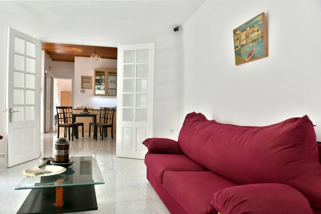 Big, confortable living room
