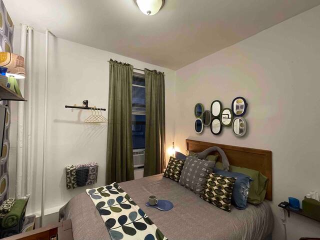 5 bdrm, 2 bath apt on Manhattan’s Upper West Side! gallery image 5