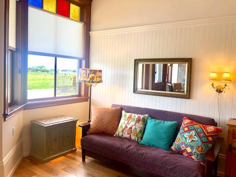 Ferndale Heirloom Rose Studio in Carriage House