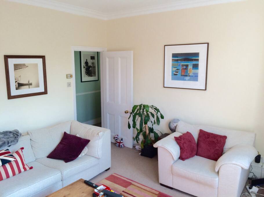 lounge by day