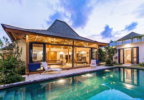 -HOT DEAL- SEMINYAK beach LUXURY VILLA 4BR