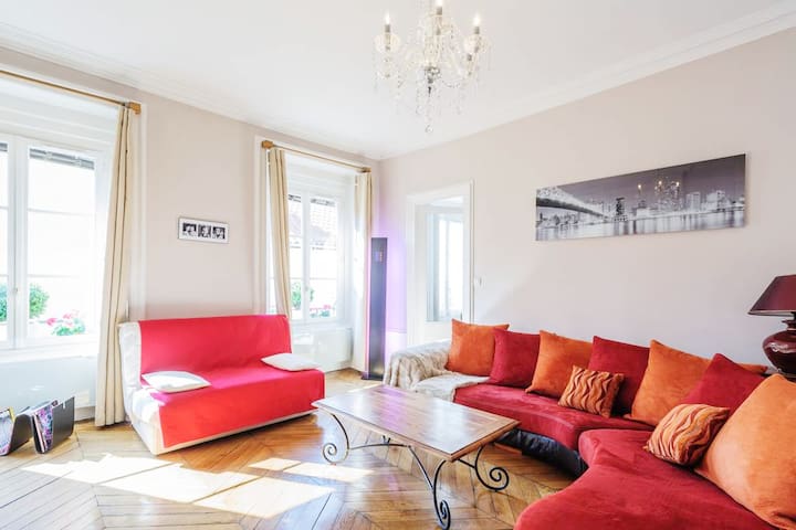 Lyon hyper-centre 6 chambres jusqu’à 19 personnes gallery image 2