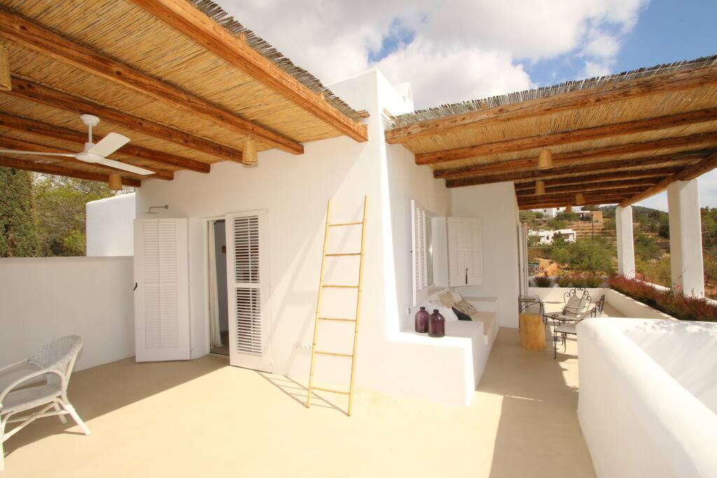 private porch in the upstairs suite with sea view