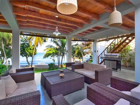 Beachfront Villa with Infiniti Pool- Paradise Cove