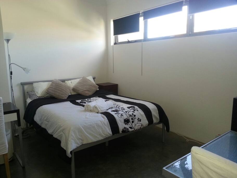 Queen size bed
