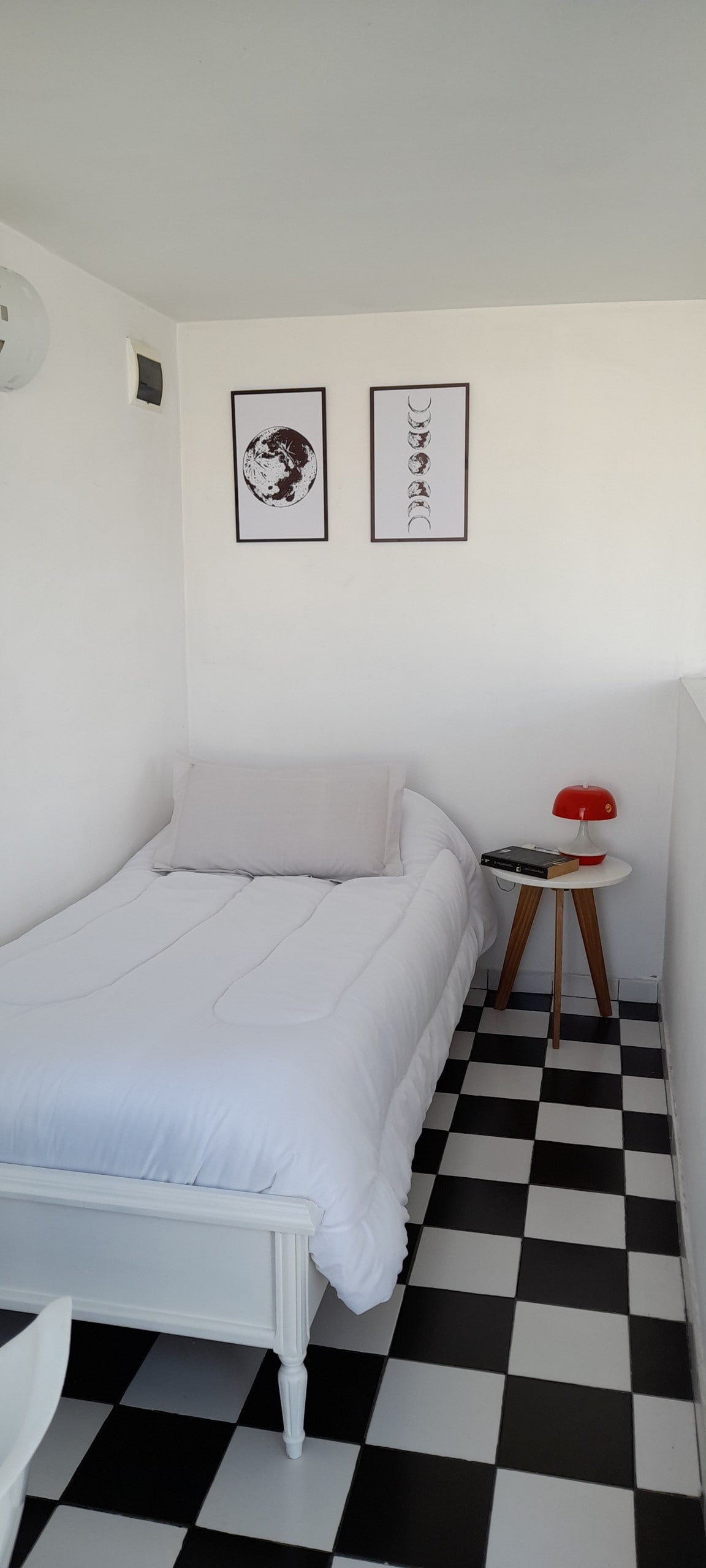 เตียงที่สองที่สี่ของ 1 ที่นั่ง