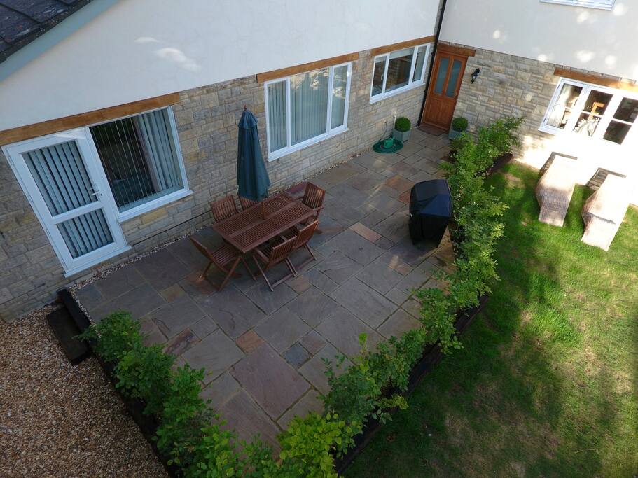 Cedar Lodge patio/BBQ area.