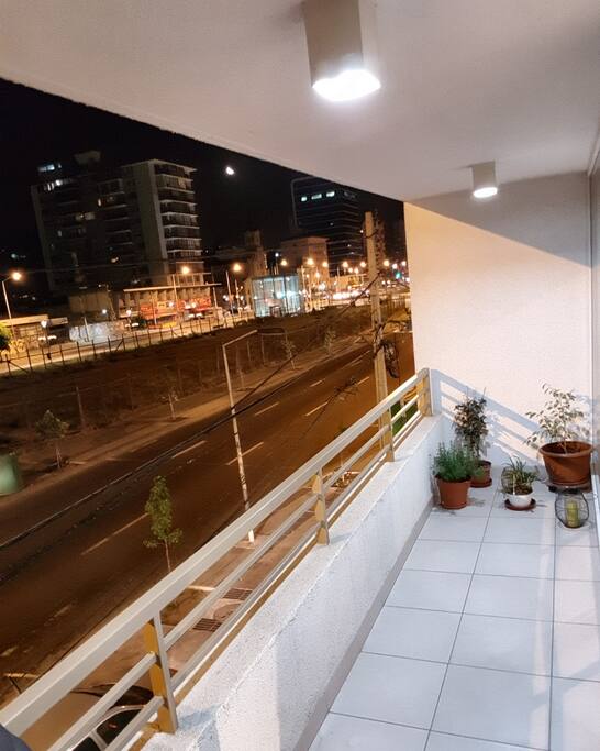 Balcón con vista a calle Viana
