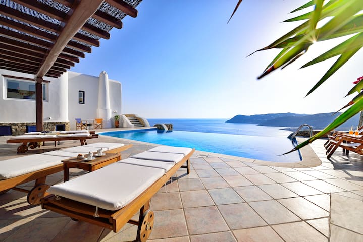 Mykonian Dianthus Two-Bedroom Villa