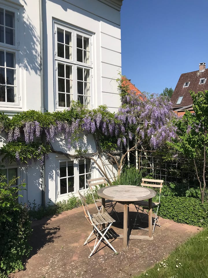 3 rooms apartment, free parking, 7 min to train Apartments for Rent