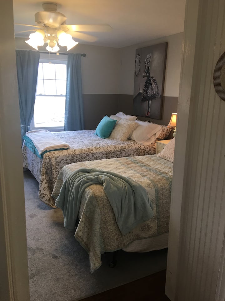 Hinkle Hill Diva Room