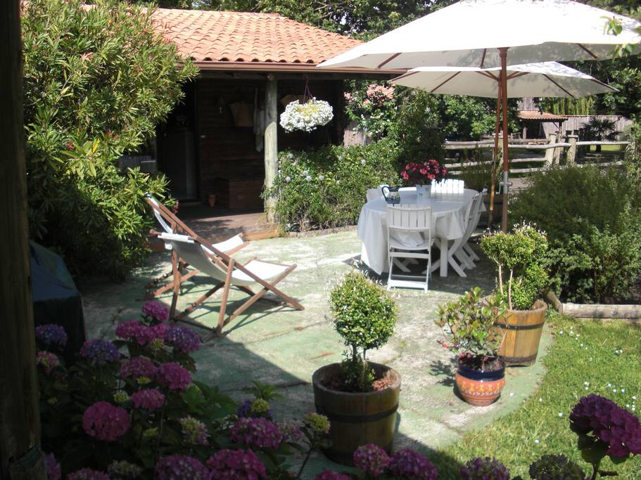 TERRASSE DEVANT LE RANCH
