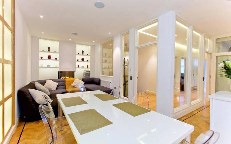 Modern and Spacious 3/4 Bed, AC, South Kensington gallery image 5